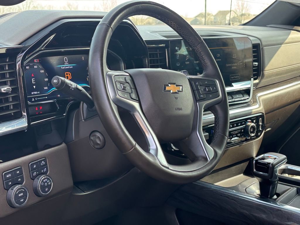 Used 2024 Chevrolet Silverado 1500 LTZ w/ LTZ Premium Texas Edition image 9