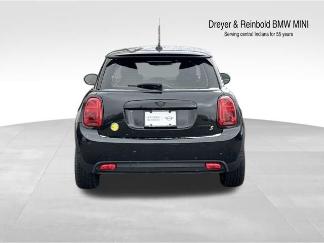 Used 2023 MINI Cooper SE image 4