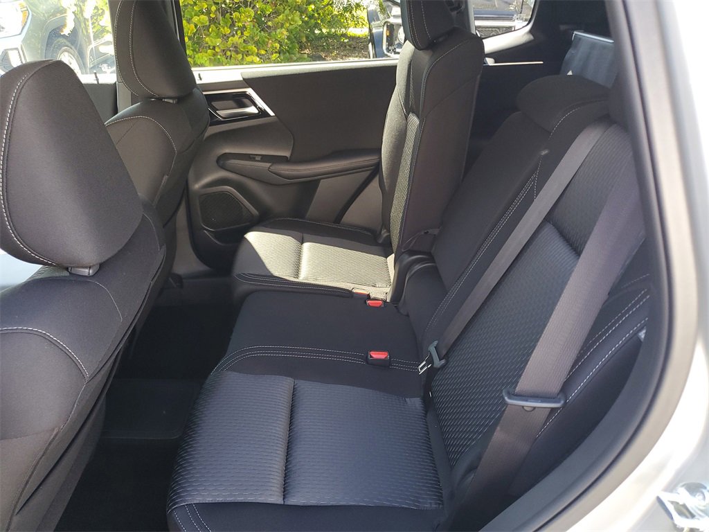 New 2025 Mitsubishi Outlander ES image 13