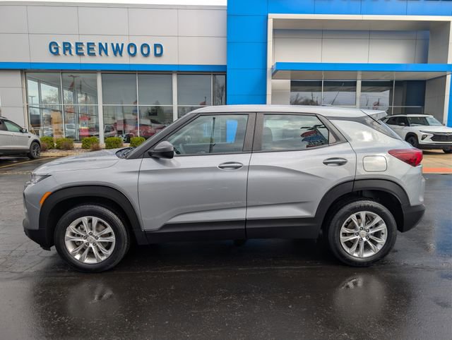 Used 2023 Chevrolet TrailBlazer LS image 2