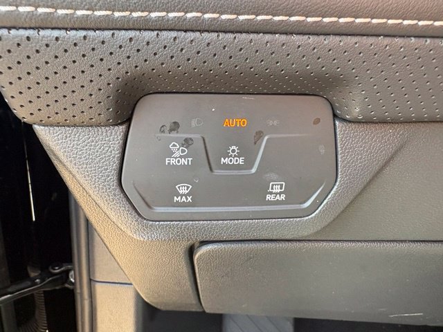 Used 2024 Volkswagen Atlas SE AWD/4WD image 18
