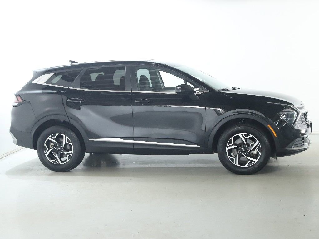 Used 2025 Kia Sportage LX AWD/4WD image 11