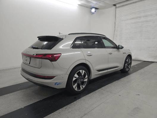 Used 2021 Audi e-tron Premium w/ Convenience Plus Package AWD/4WD image 4