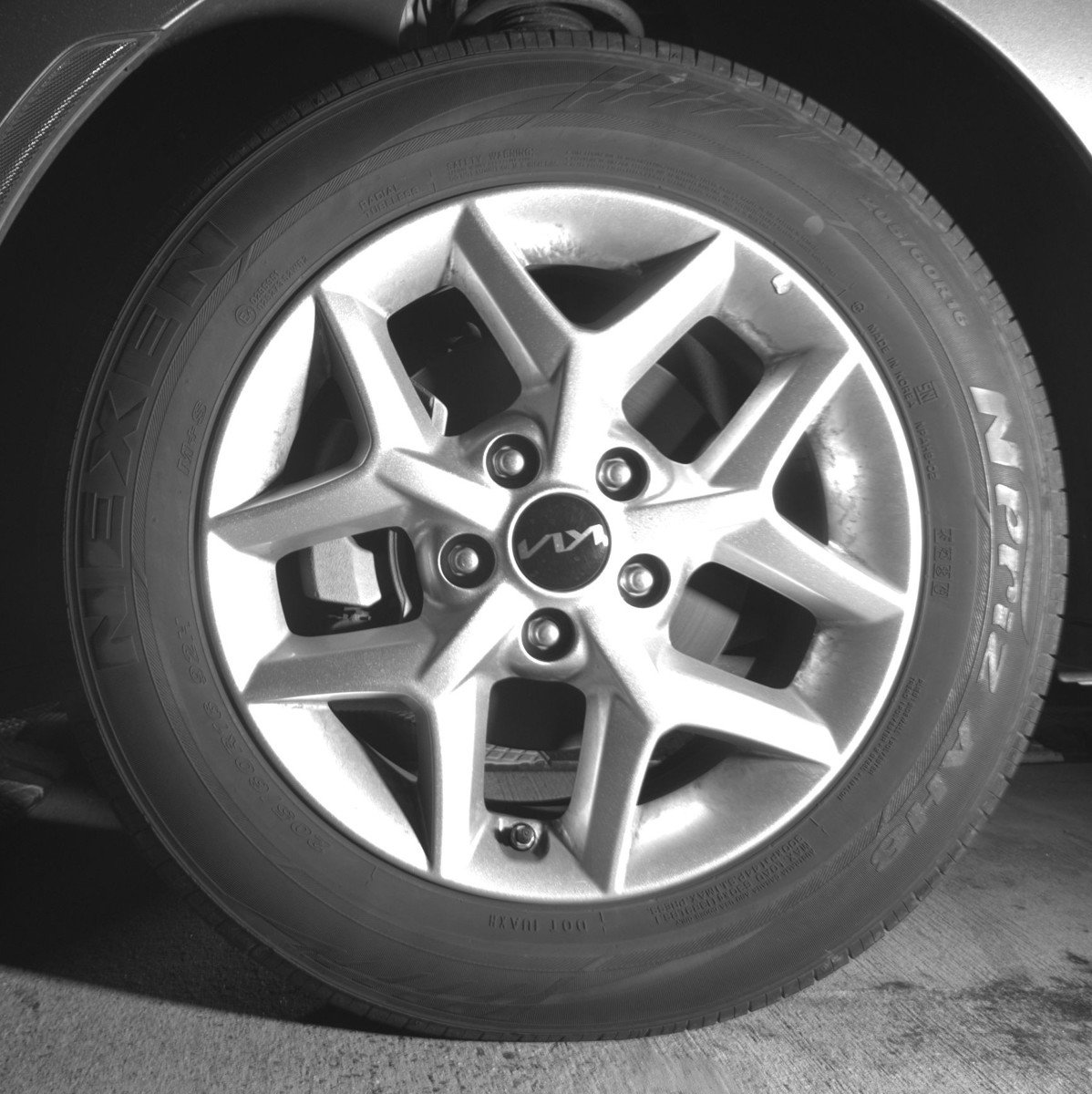 Used 2025 Kia Soul LX w/ LX Technology Package FWD image 12