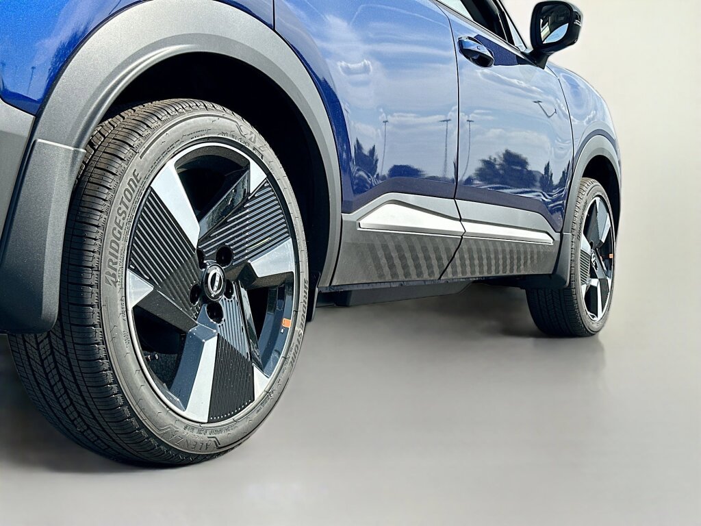 New 2026 Nissan Kicks SR w/ SR Premium Package image 13