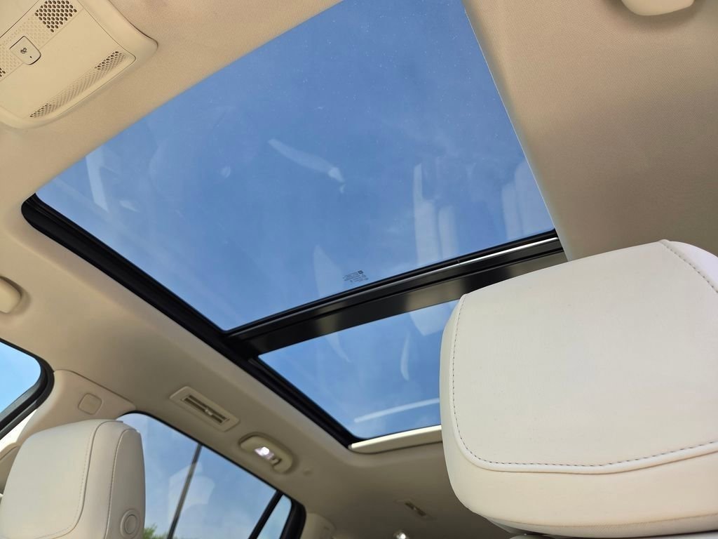 Used 2022 Cadillac XT6 Premium Luxury image 9