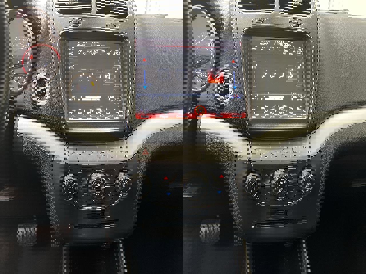 Used 2014 Dodge Journey SXT w/ Flexible Seating Group image 16