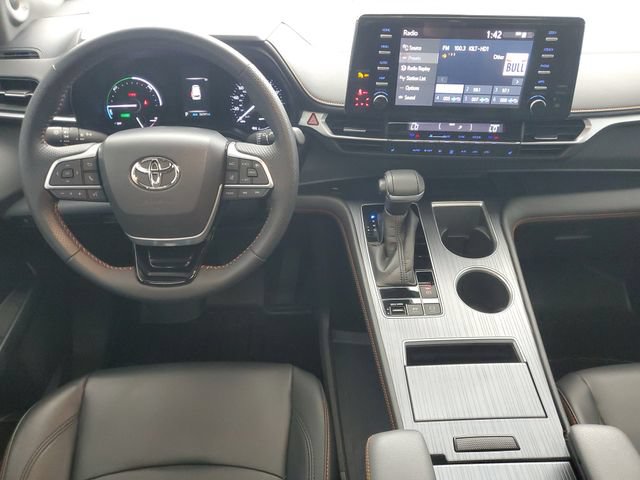 Used 2022 Toyota Sienna XSE w/ XSE Plus Package AWD/4WD image 15