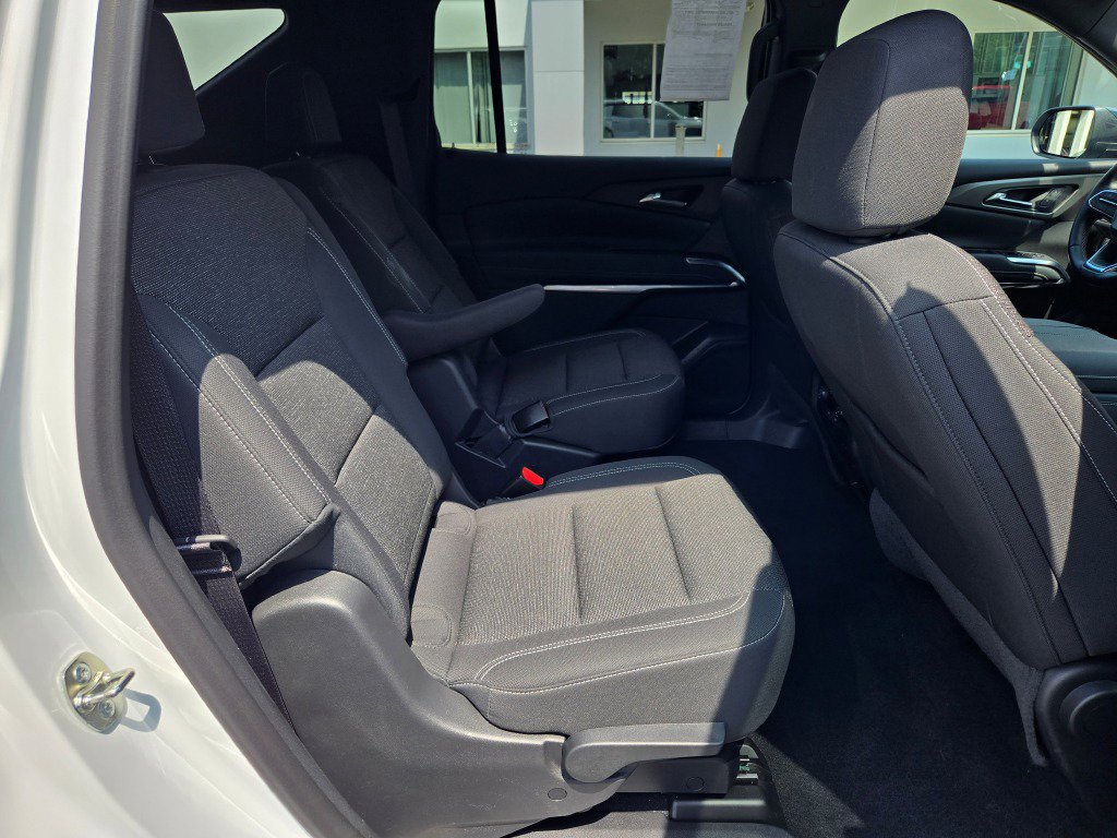 Certified 2025 Chevrolet Traverse LT image 9