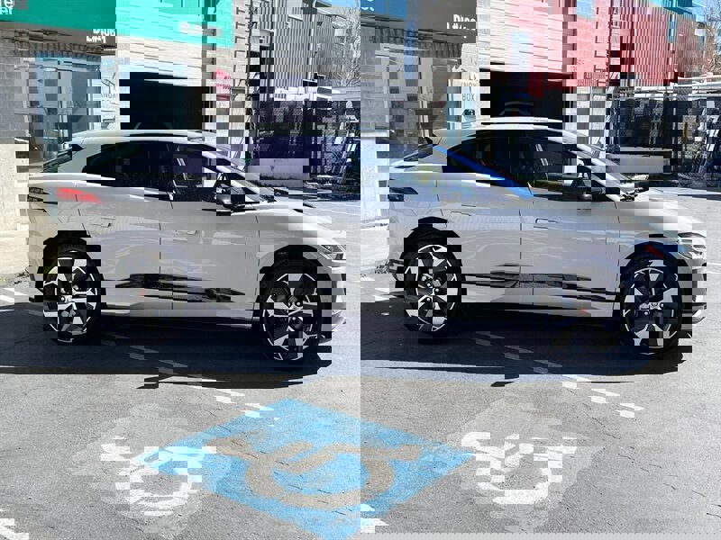 Used 2022 Jaguar I-PACE HSE image 8