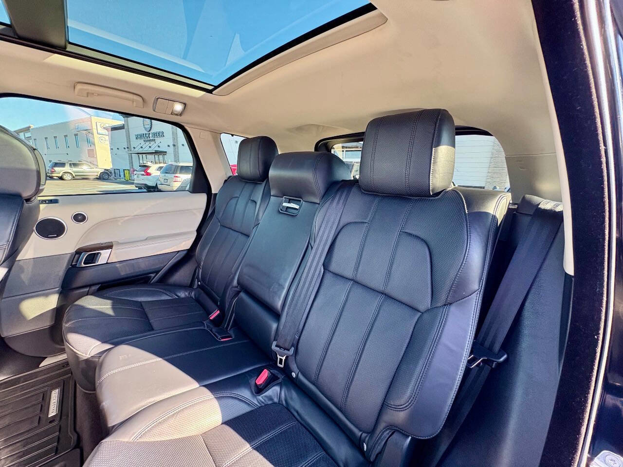 Used 2014 Land Rover Range Rover Sport HSE image 25