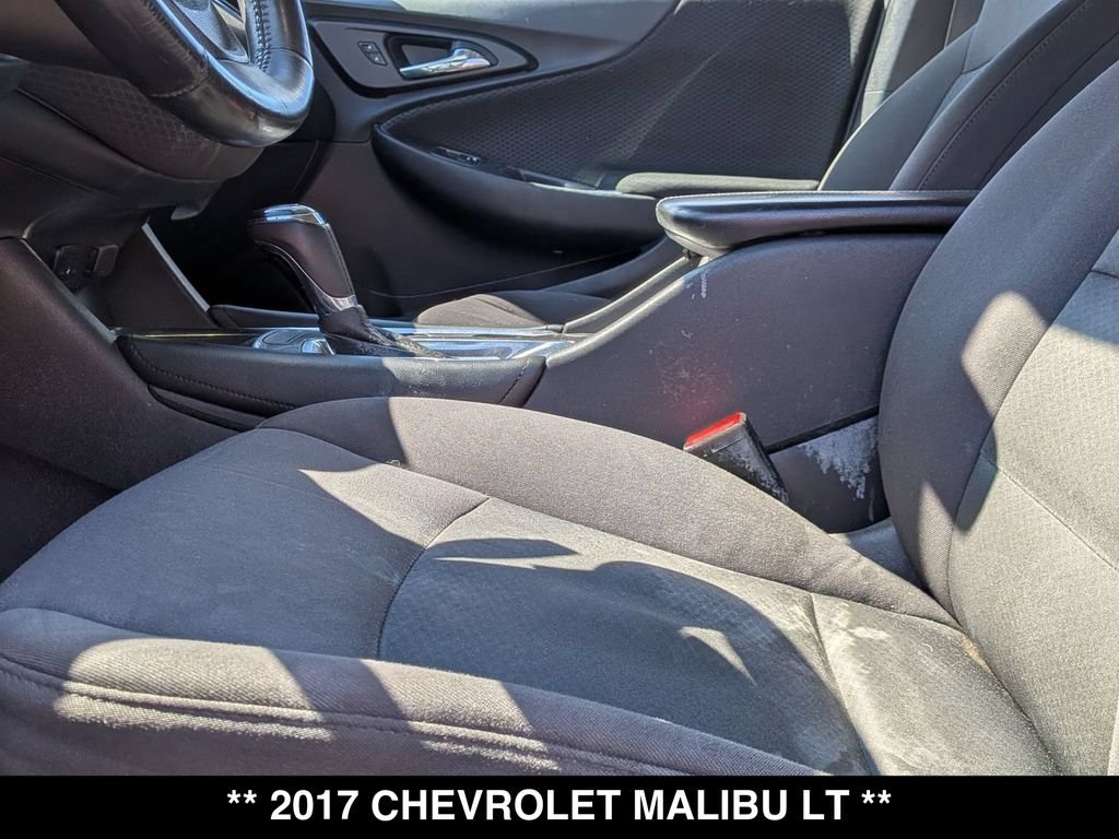 Used 2017 Chevrolet Malibu LT FWD image 17