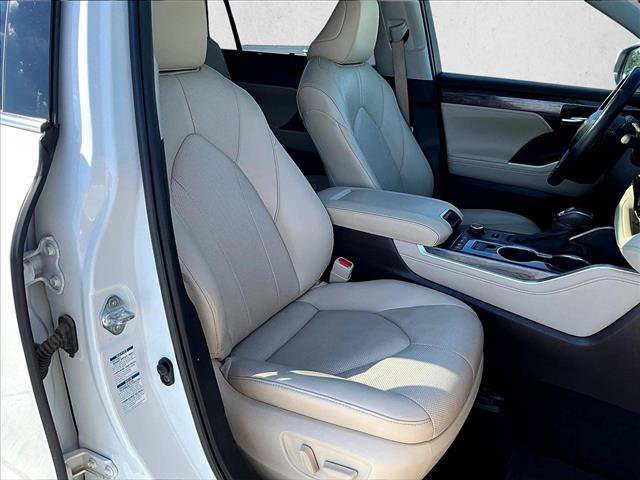Used 2020 Toyota Highlander Limited image 9