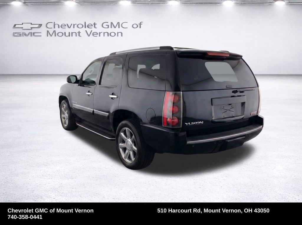Used 2011 GMC Yukon Denali AWD/4WD image 3