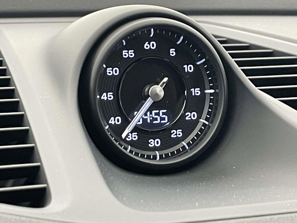 New 2026 Porsche Macan 4 Electric image 29