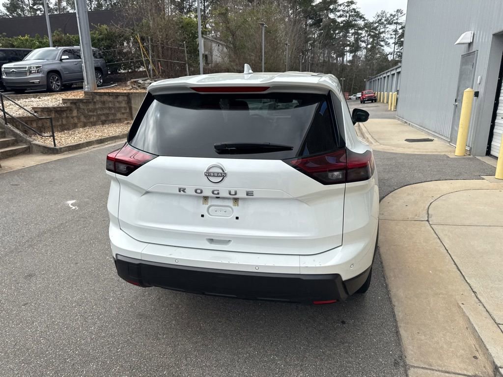 Used 2025 Nissan Rogue SV image 10
