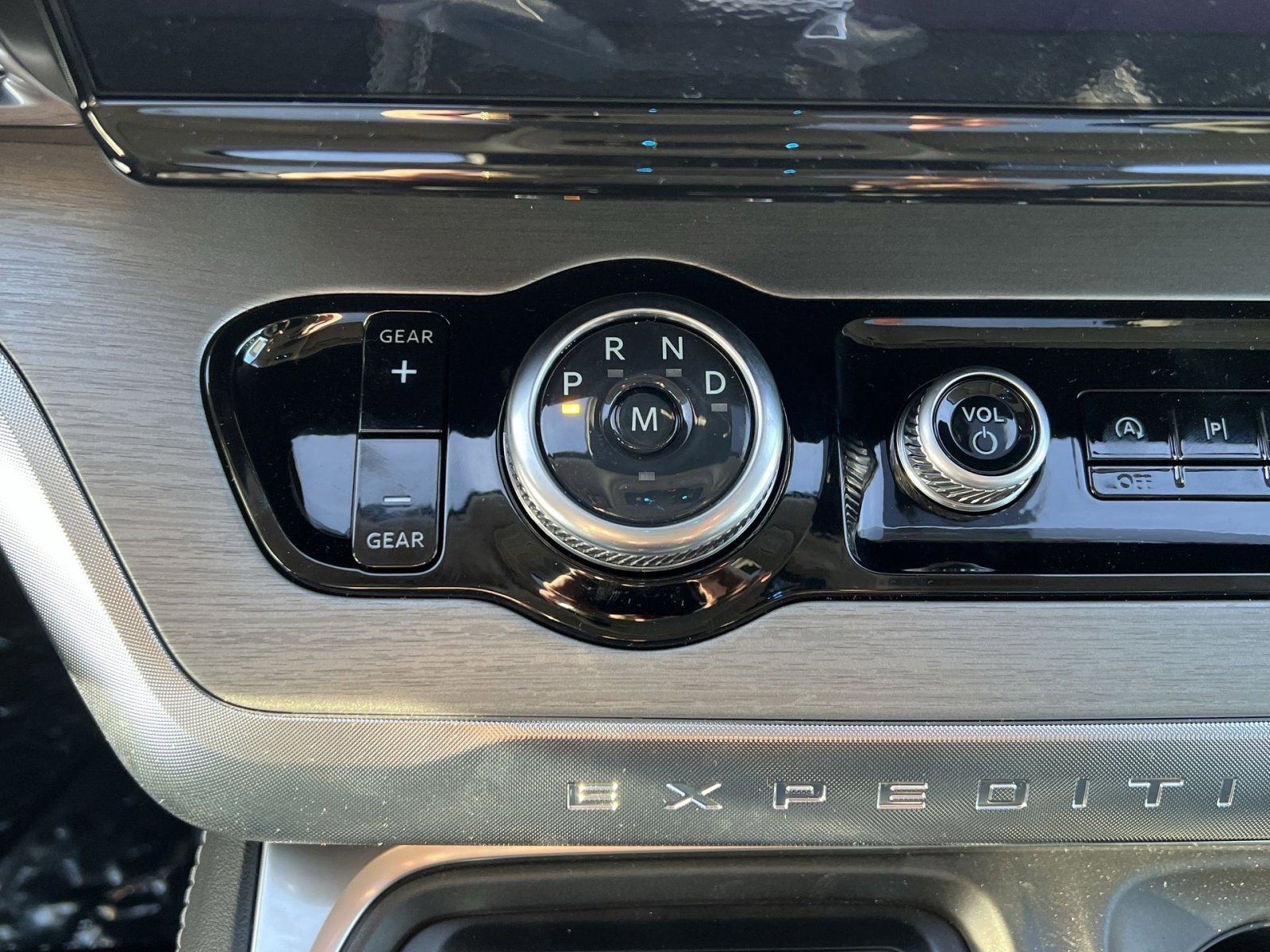 New 2025 Ford Expedition Max Platinum w/ Driver's Package image 21