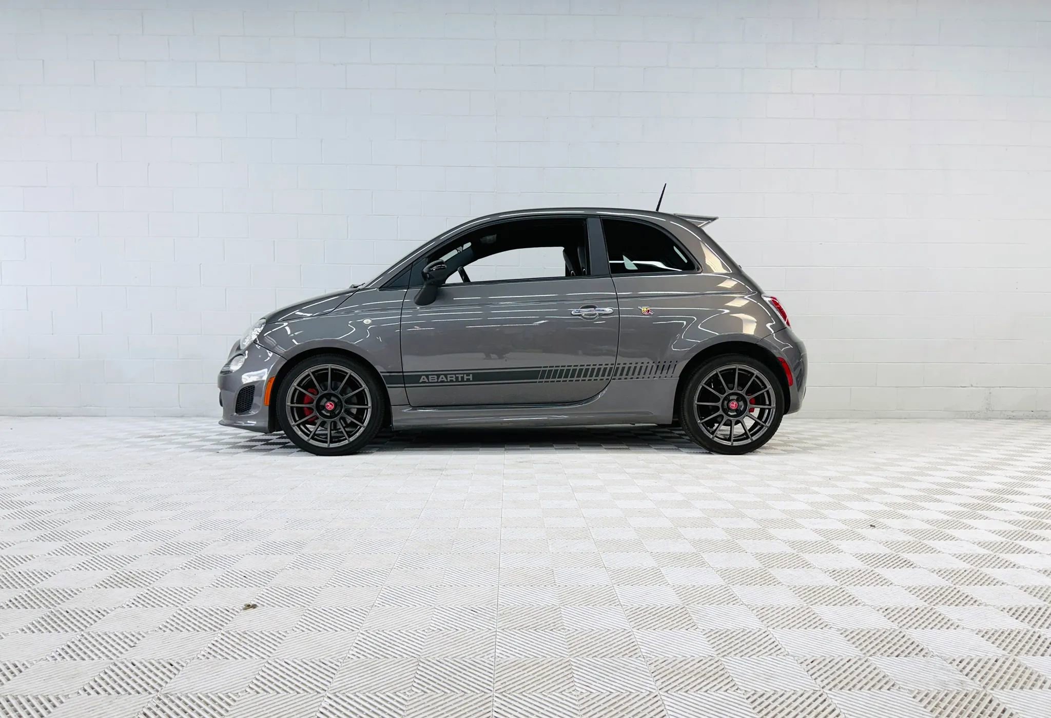 Used 2013 FIAT 500 Abarth w/ Comfort/Convenience Group image 1
