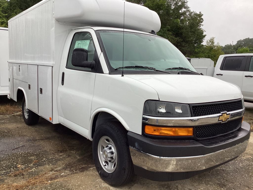 New 2025 Chevrolet Express 3500 w/ Power Convenience Package RWD image 3