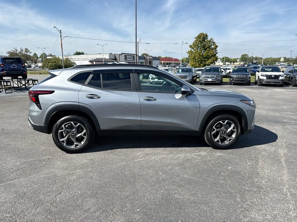 Used 2026 Chevrolet Trax LT FWD image 14