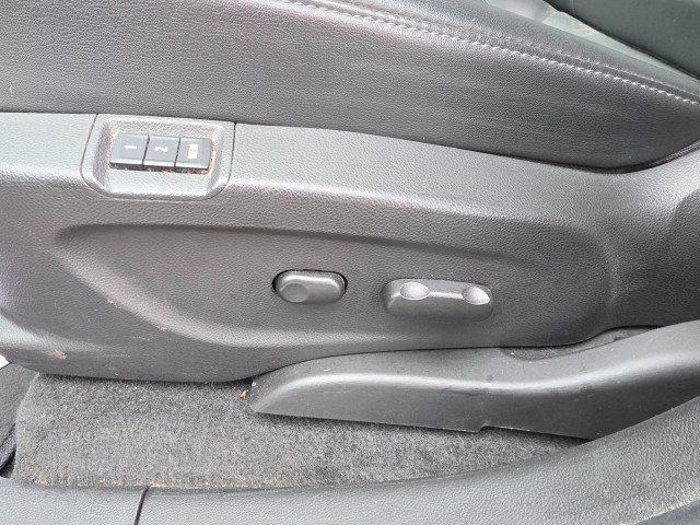 Used 2019 Buick Encore Essence w/ Experience Buick Package image 33