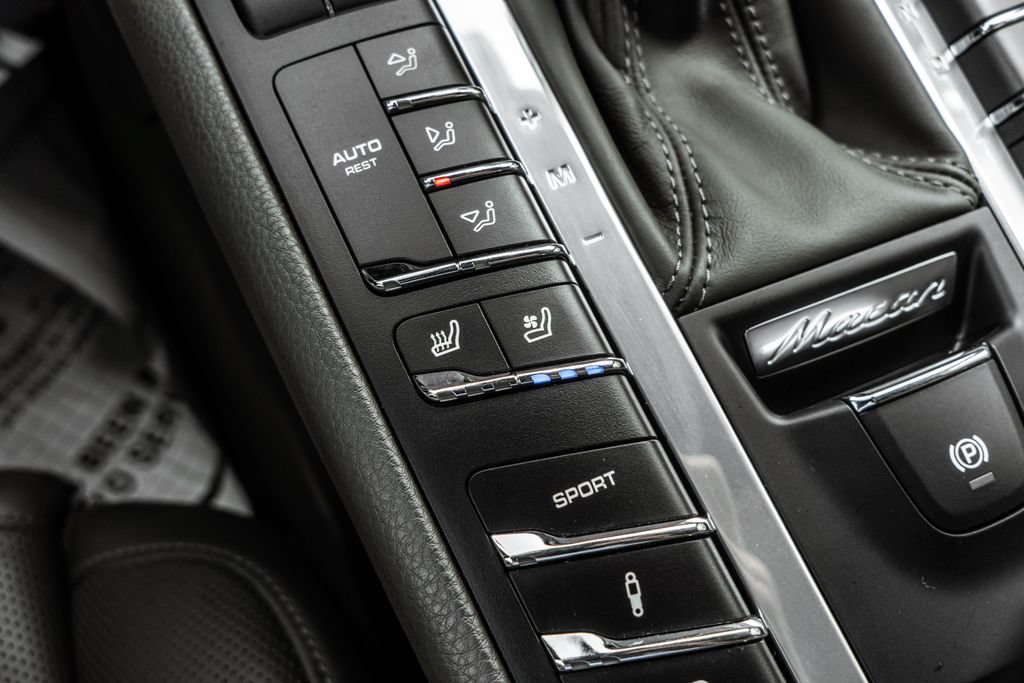 Used 2021 Porsche Macan GTS AWD/4WD image 9