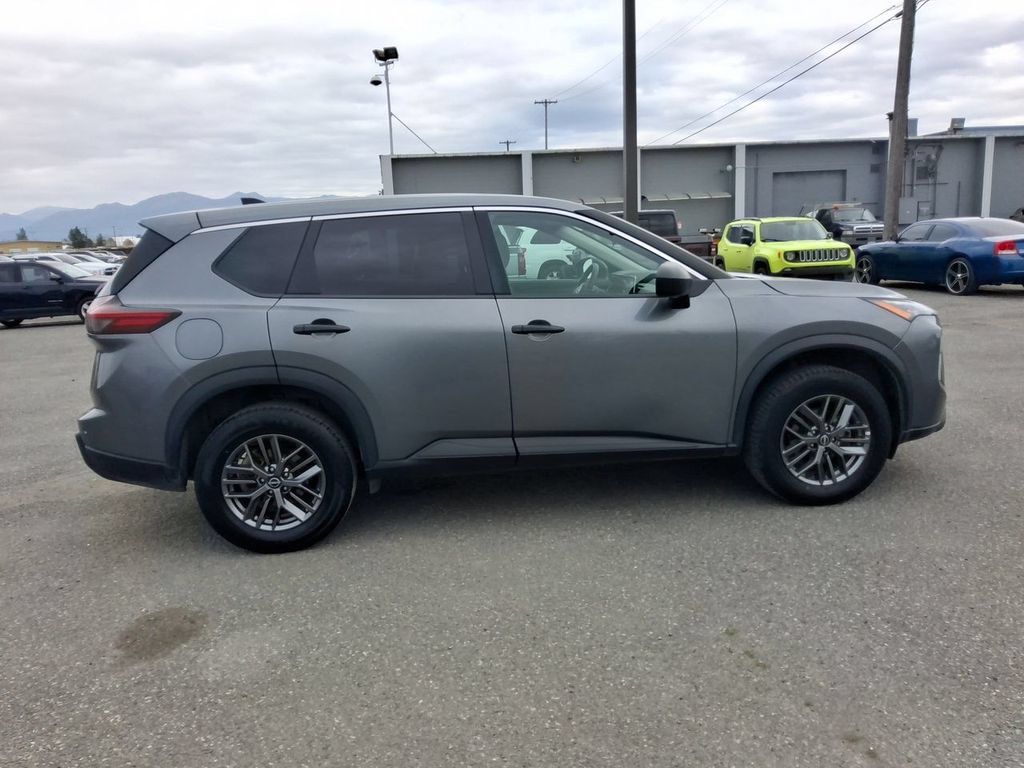 Used 2024 Nissan Rogue S AWD/4WD image 9