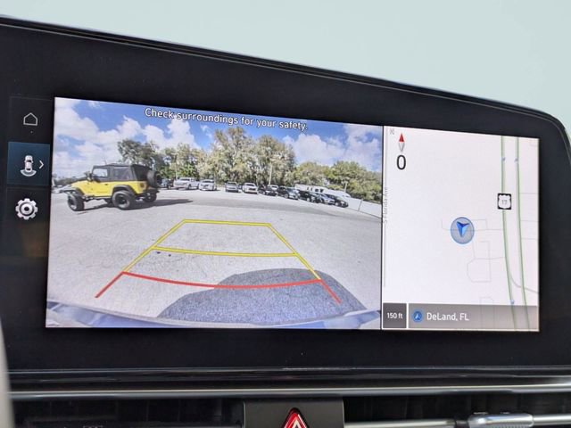 Used 2025 Hyundai Elantra SEL image 21