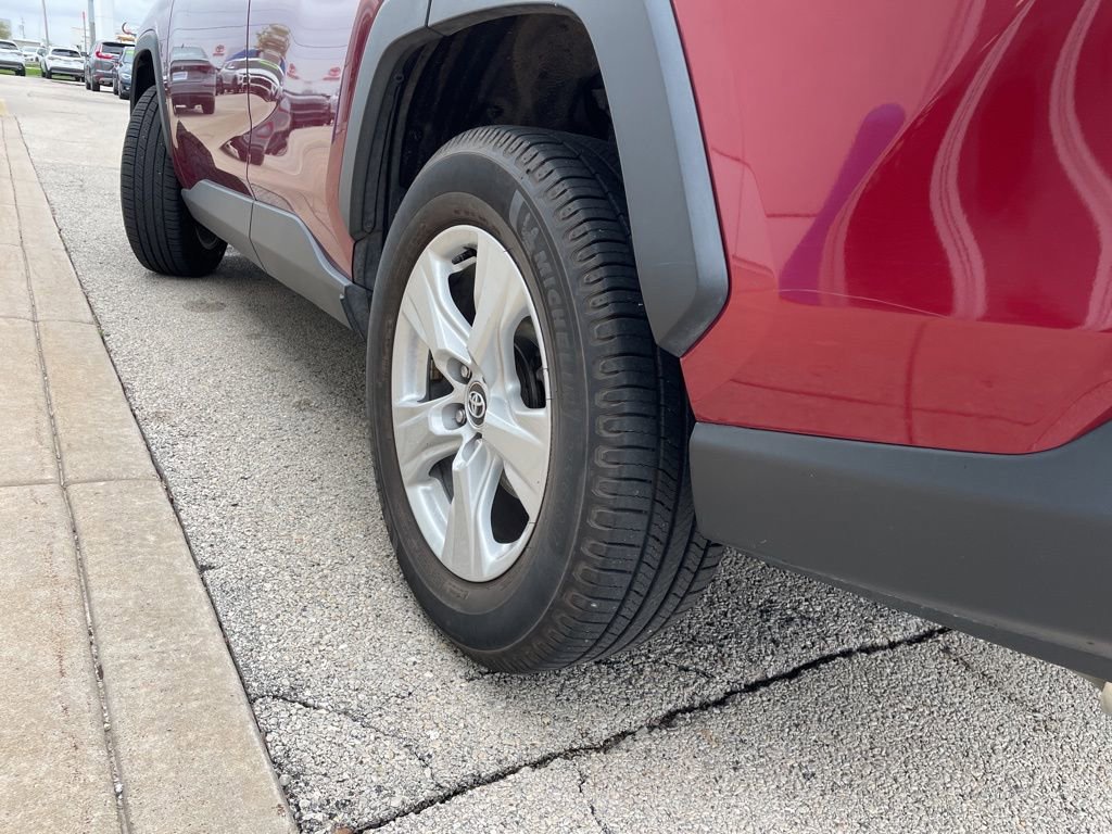 Used 2020 Toyota RAV4 XLE w/ Convenience Package AWD/4WD image 18