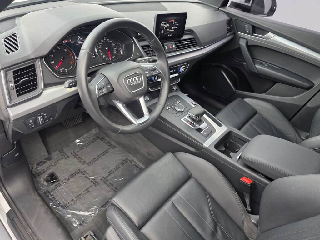 Used 2020 Audi Q5 2.0T Premium w/ Titanium Sport Package AWD/4WD image 10