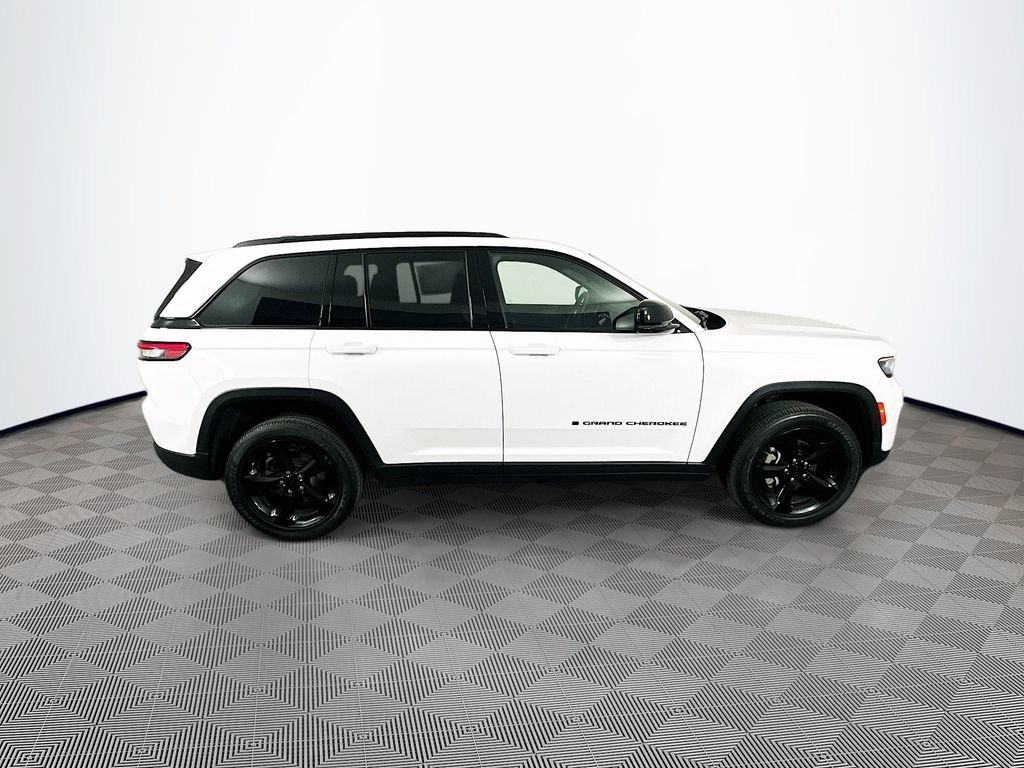 Certified 2023 Jeep Grand Cherokee Altitude AWD/4WD image 14