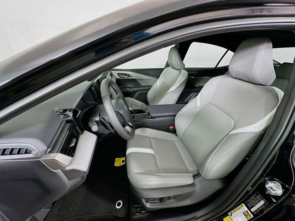 Certified 2025 Toyota Camry SE image 21