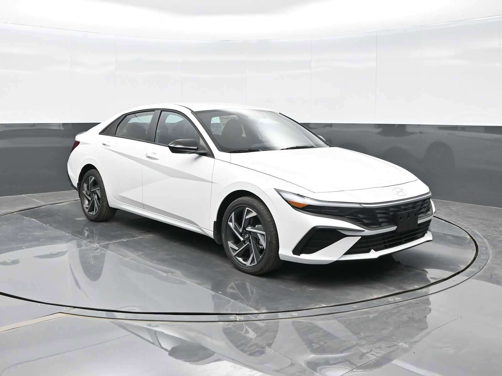 New 2025 Hyundai Elantra SEL