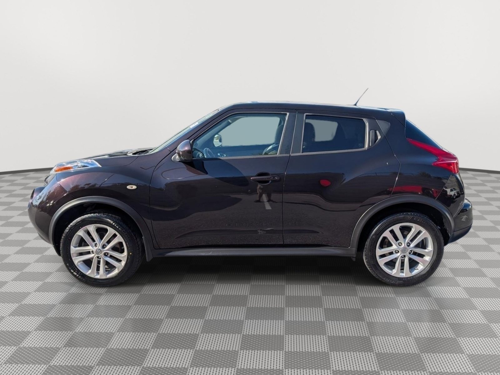 Used 2014 Nissan Juke SV AWD/4WD image 2