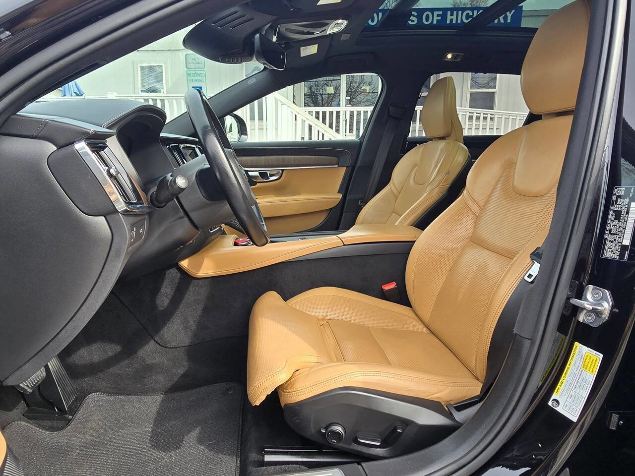 Used 2021 Volvo V90 T6 Cross Country image 14