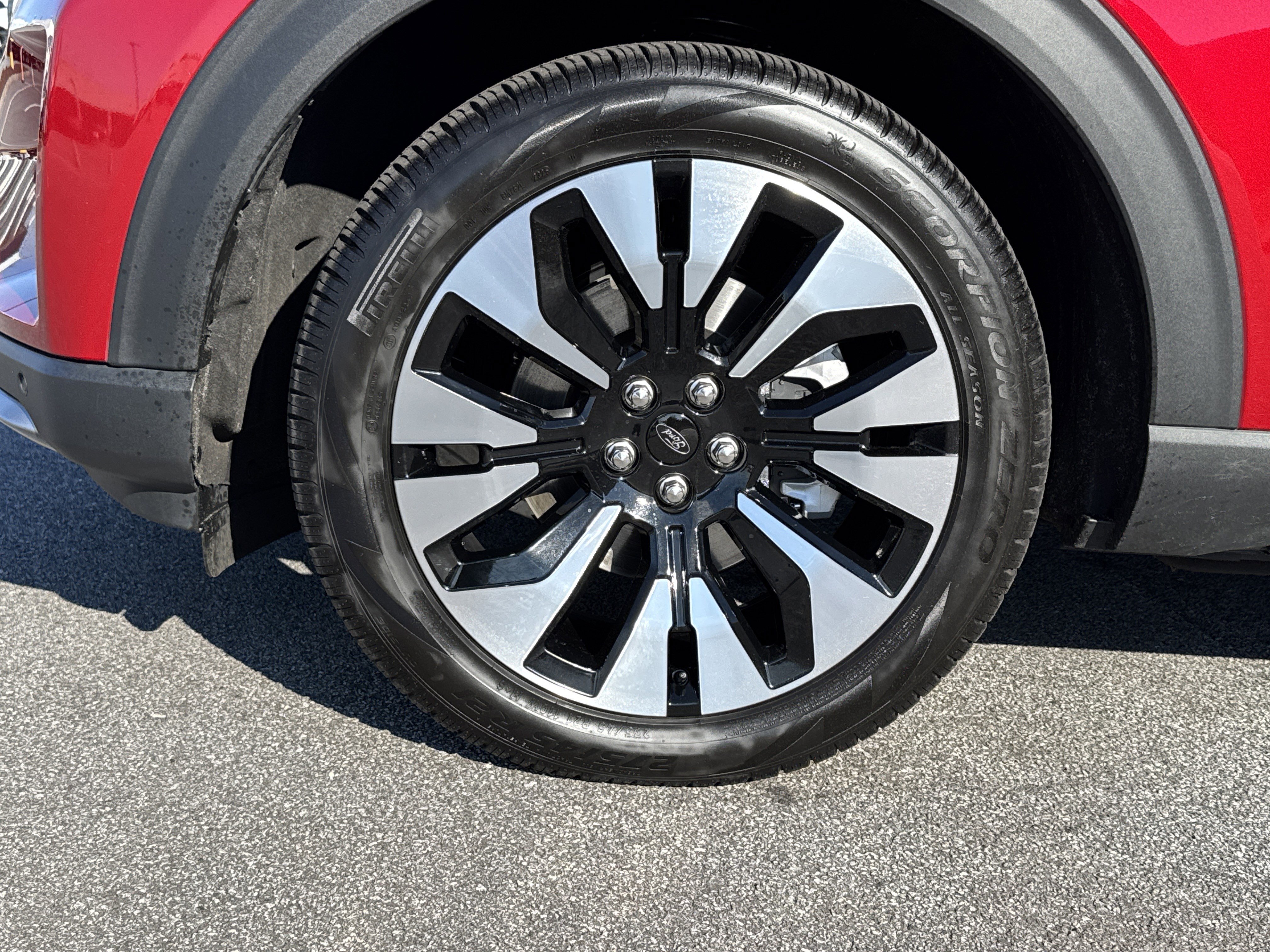 Used 2025 Ford Explorer Platinum w/ LUX Leather Package image 13