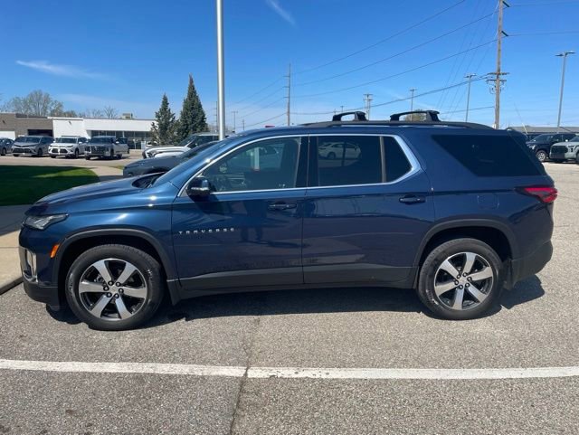 Used 2022 Chevrolet Traverse LT w/ LT Premium Package AWD/4WD image 5