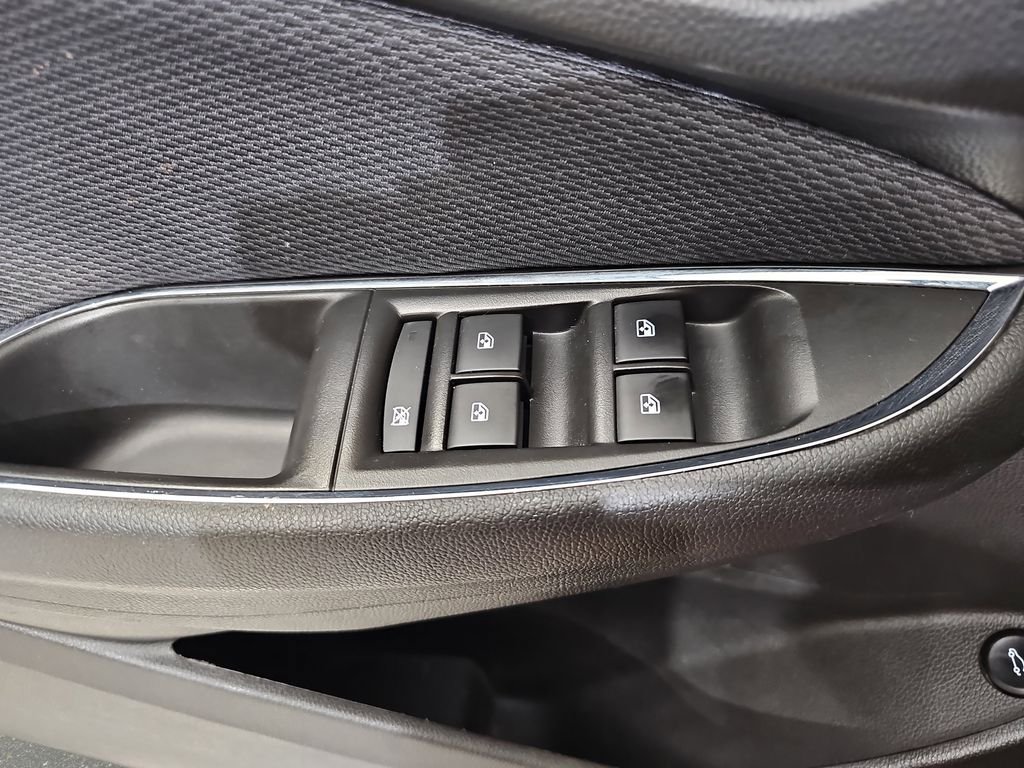 Used 2018 Chevrolet Cruze LT w/ Convenience Package FWD image 30