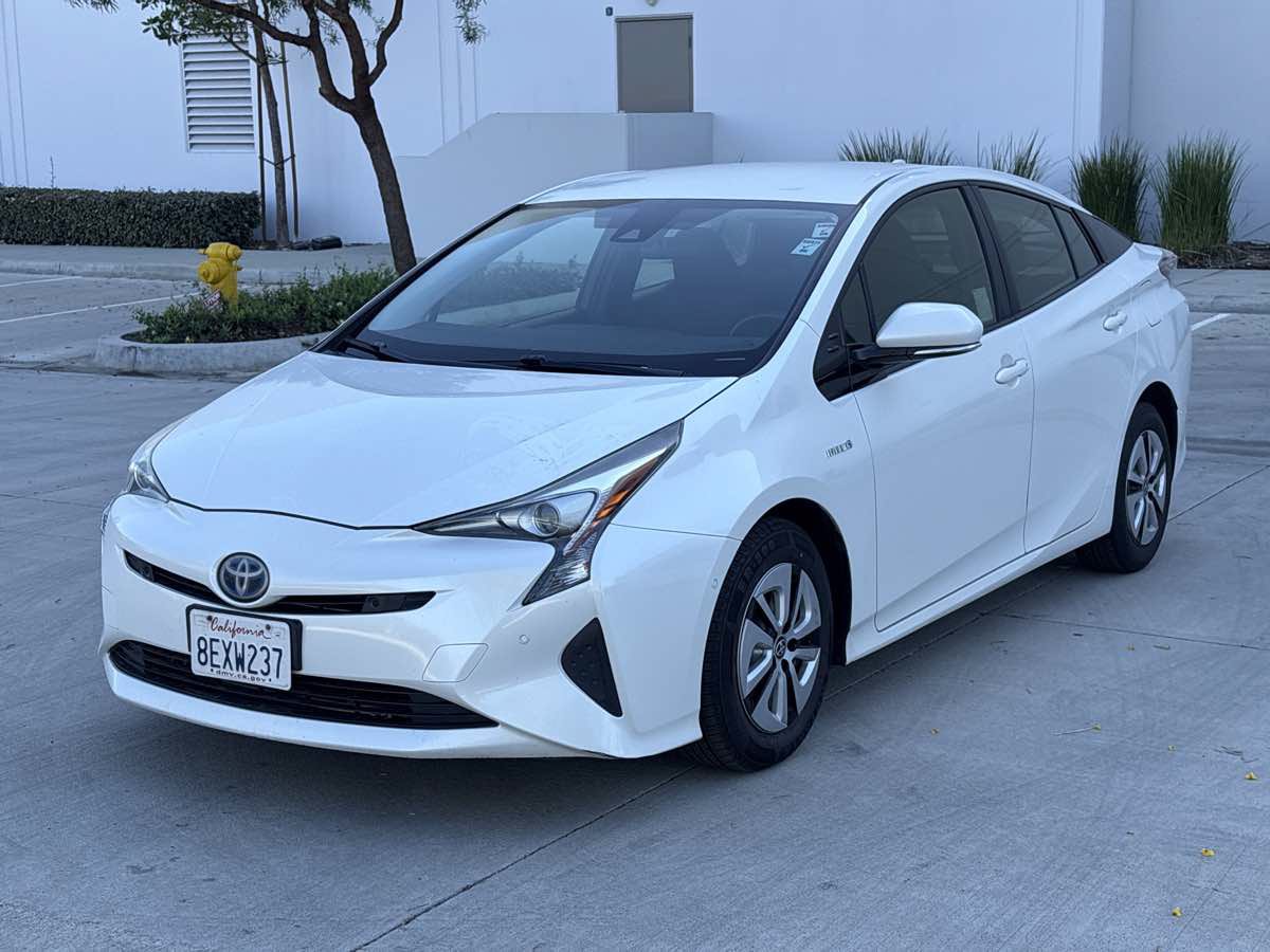 Used 2018 Toyota Prius Two w/ Prius Two Safety Plus Package FWD image 7
