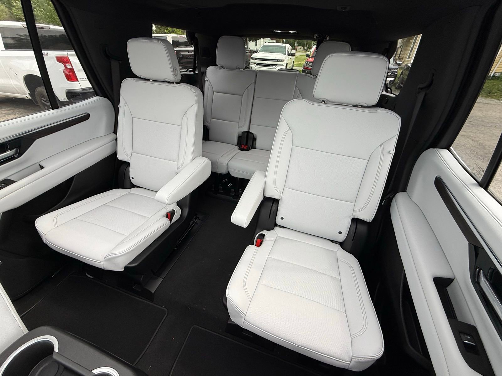 New 2026 Chevrolet Tahoe Premier w/ Sun And Tow Package AWD/4WD image 16