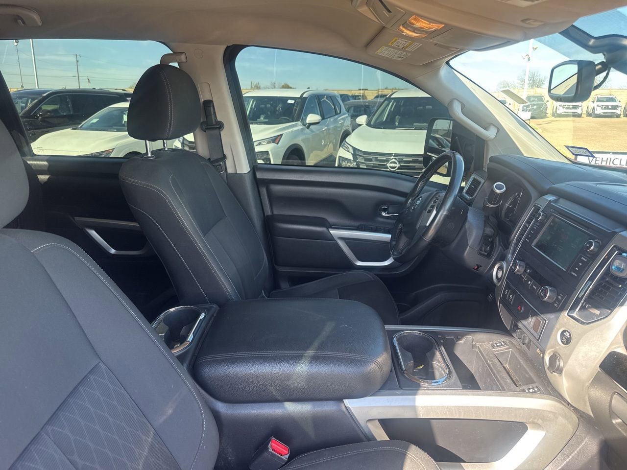Used 2019 Nissan Titan SV w/ SV Convenience Package image 28