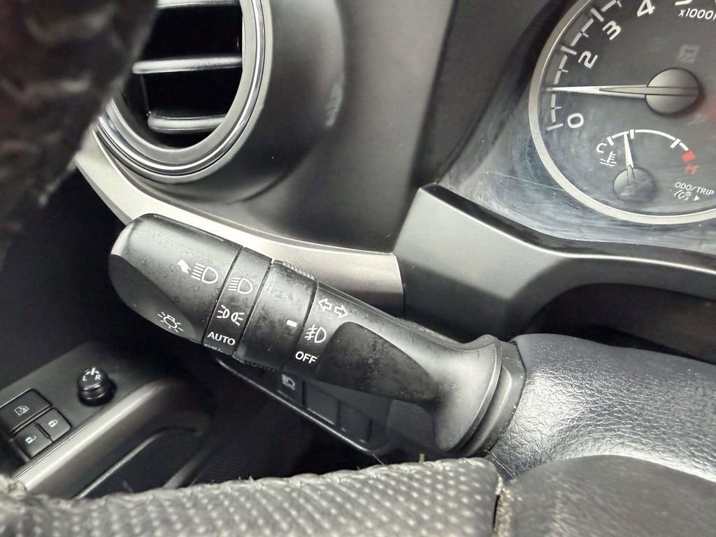 Used 2023 Toyota Tacoma SR5 image 33