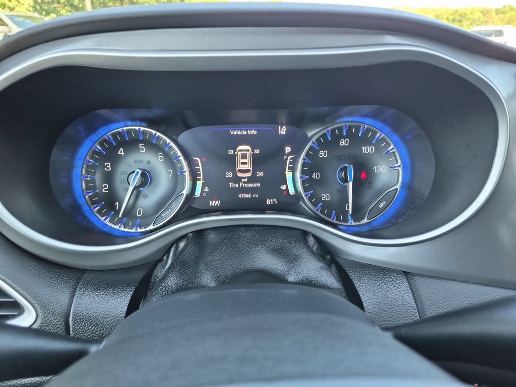 Used 2025 Chrysler Pacifica Select FWD image 21
