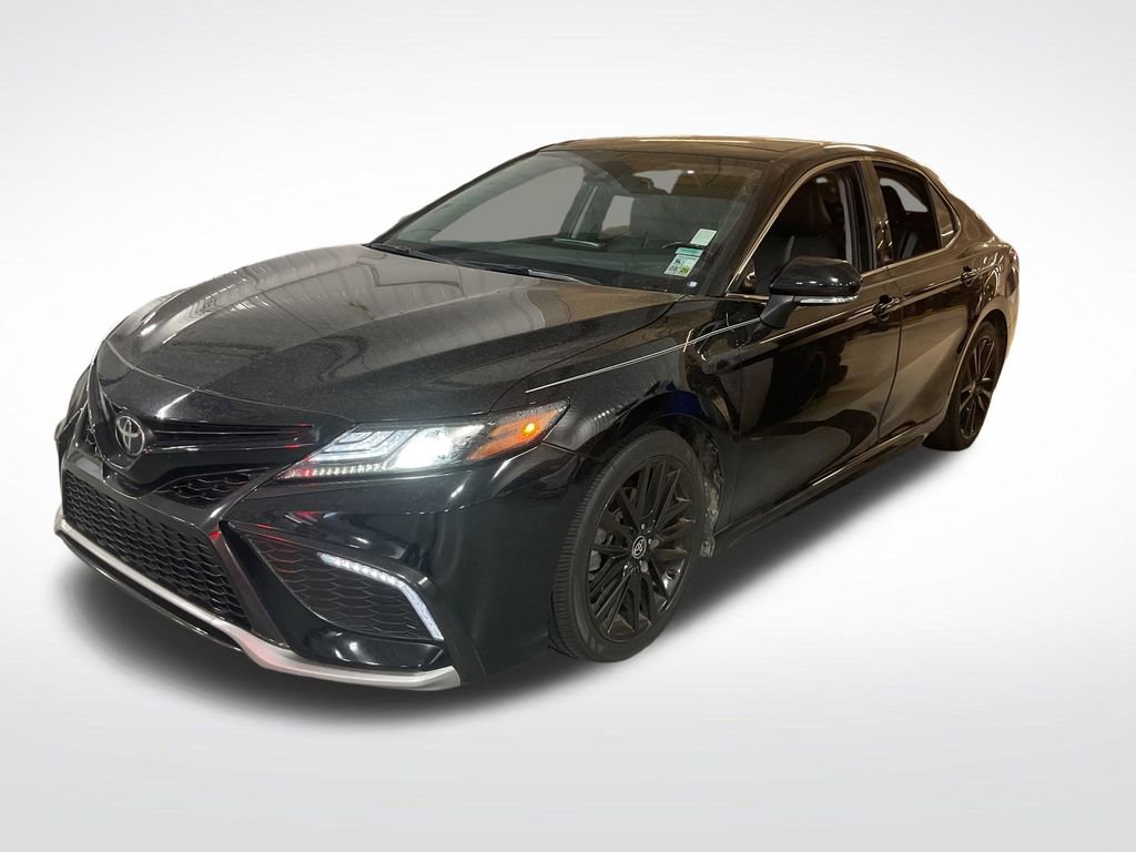 Used 2022 Toyota Camry XSE image 4