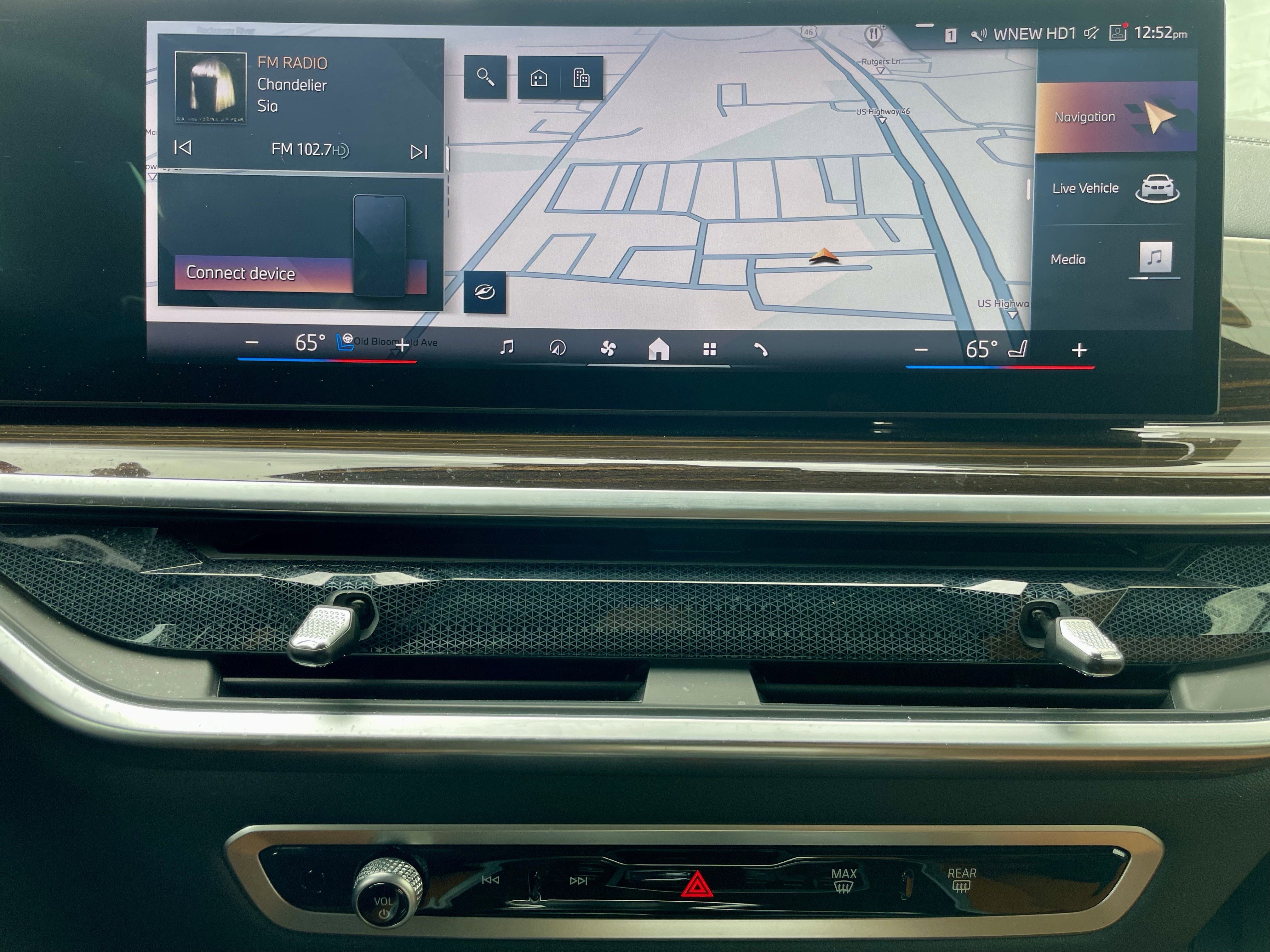 Used 2024 BMW X7 xDrive40i w/ M Sport Package image 19