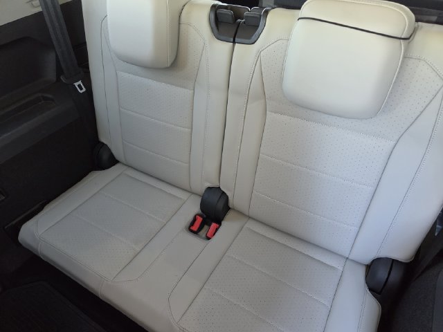 Used 2018 Volkswagen Tiguan SE FWD image 38