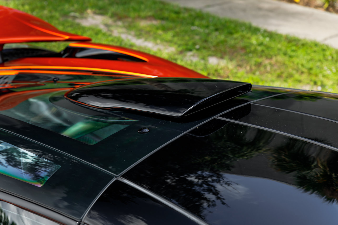 Used 2021 McLaren 765LT RWD image 18