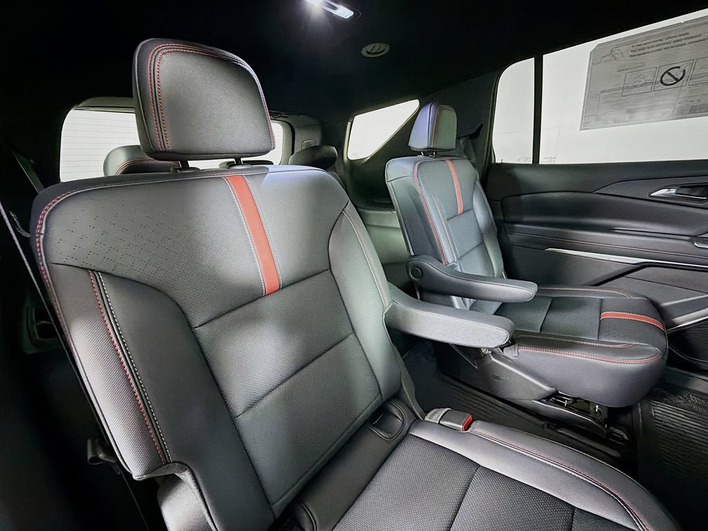 New 2026 Chevrolet Traverse RS w/ LPO, Floor Liner Package AWD/4WD image 24