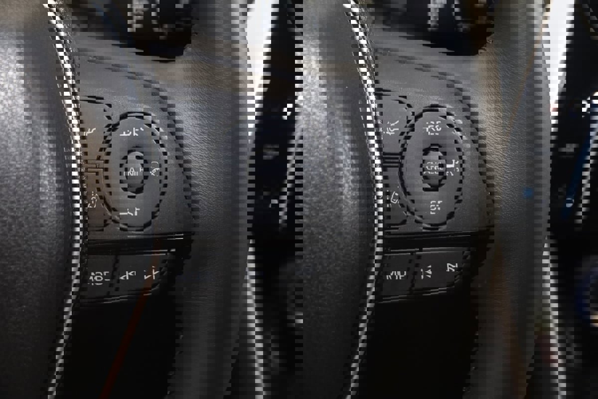 Used 2023 Toyota Venza Limited image 31