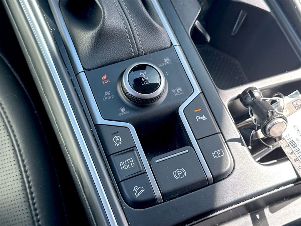 Used 2024 Kia Sorento S image 24